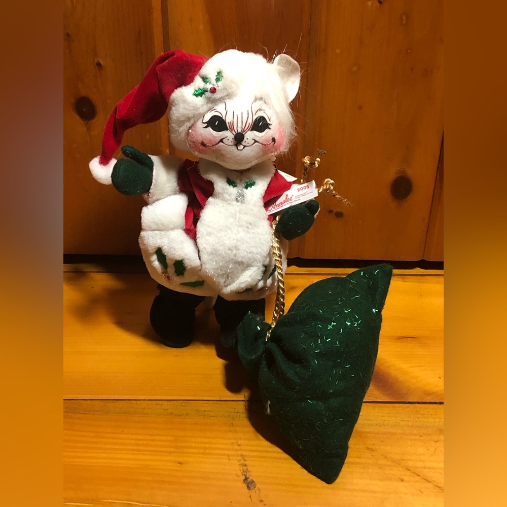 Winterberry Santa Mouse 10 Inch Annalee Doll 2005